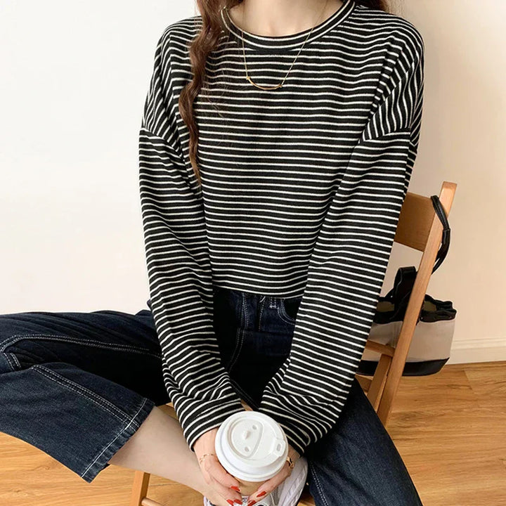 Women’s Elegant Knitted Sweater - Allie
